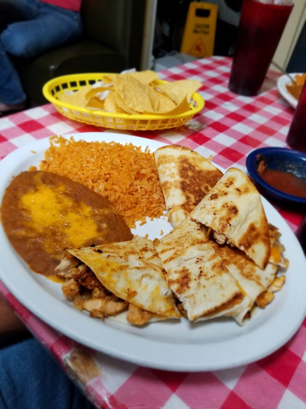 Los Campesinos Mexican Restaurant | 309 E Criner St, Grandview, TX 76050, USA | Phone: (817) 866-4456