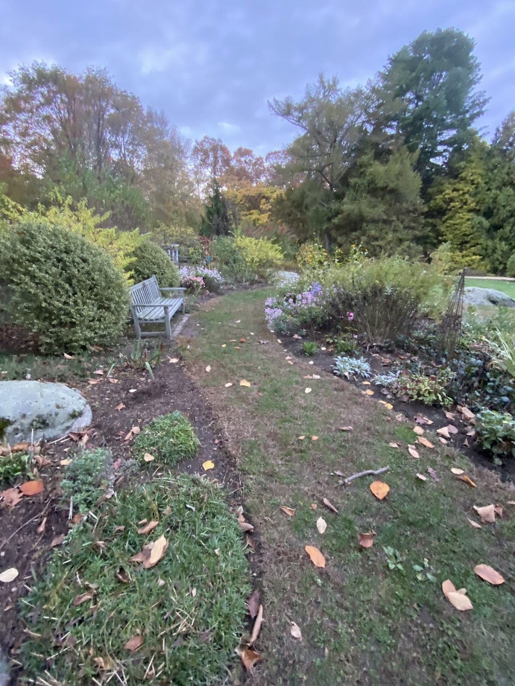 Sundial Garden | The Bartlett Arboretum, Stamford, CT 06903, USA | Phone: (203) 322-6971
