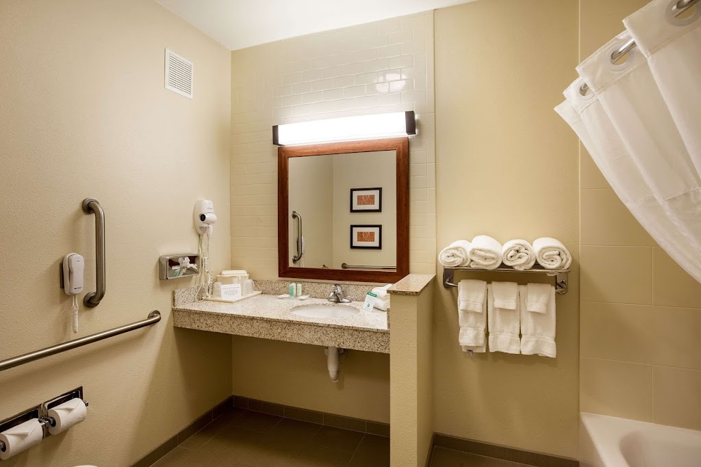 Comfort Suites University | 4231 Industrial Ave, Lincoln, NE 68504, USA | Phone: (402) 476-8080