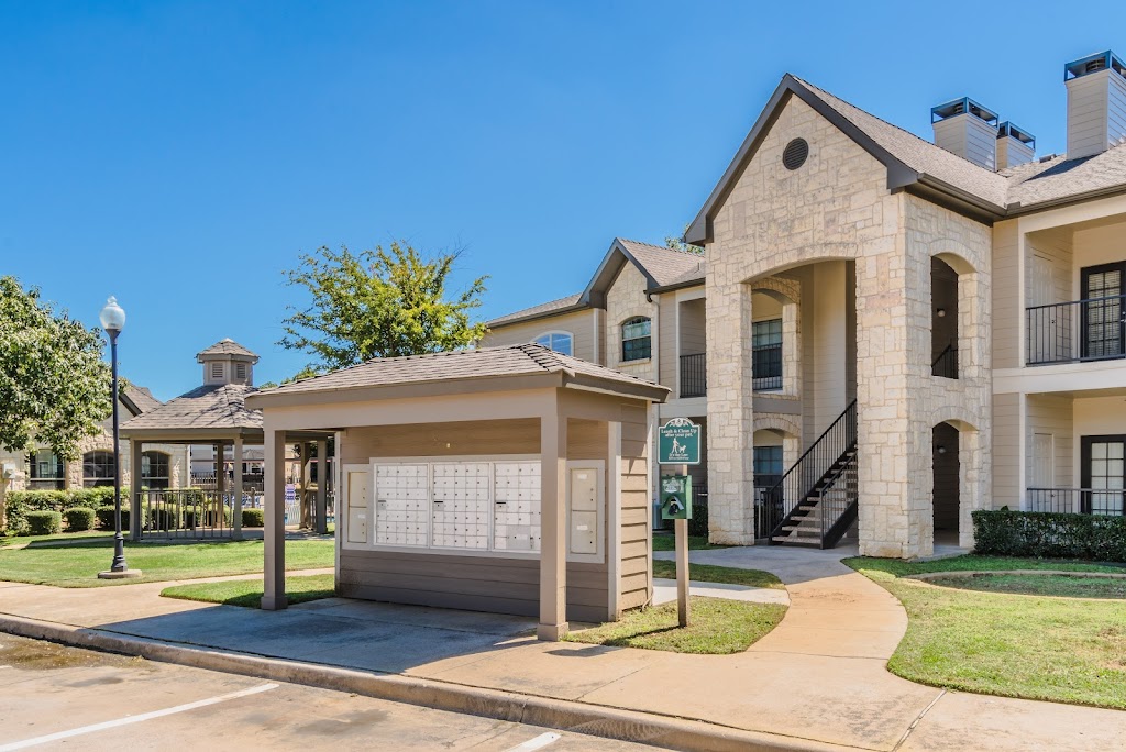 Grafton Flats Apartments | 3101 Mustang Dr, Grapevine, TX 76051, USA | Phone: (817) 722-6015