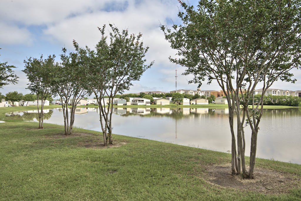 Lakeside Crossing - Manufactured Home Community | 111 Gold Canyon Dr, Kyle, TX 78640, USA | Phone: (512) 957-9896