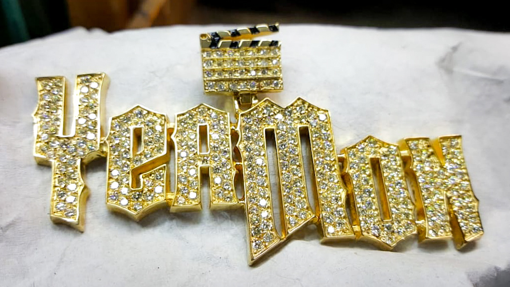 V.I.P. Custom Jewelry & Grillz | Big T Plaza, 4515 Village Fair Dr Ste E18, Dallas, TX 75224, USA | Phone: (214) 371-1772