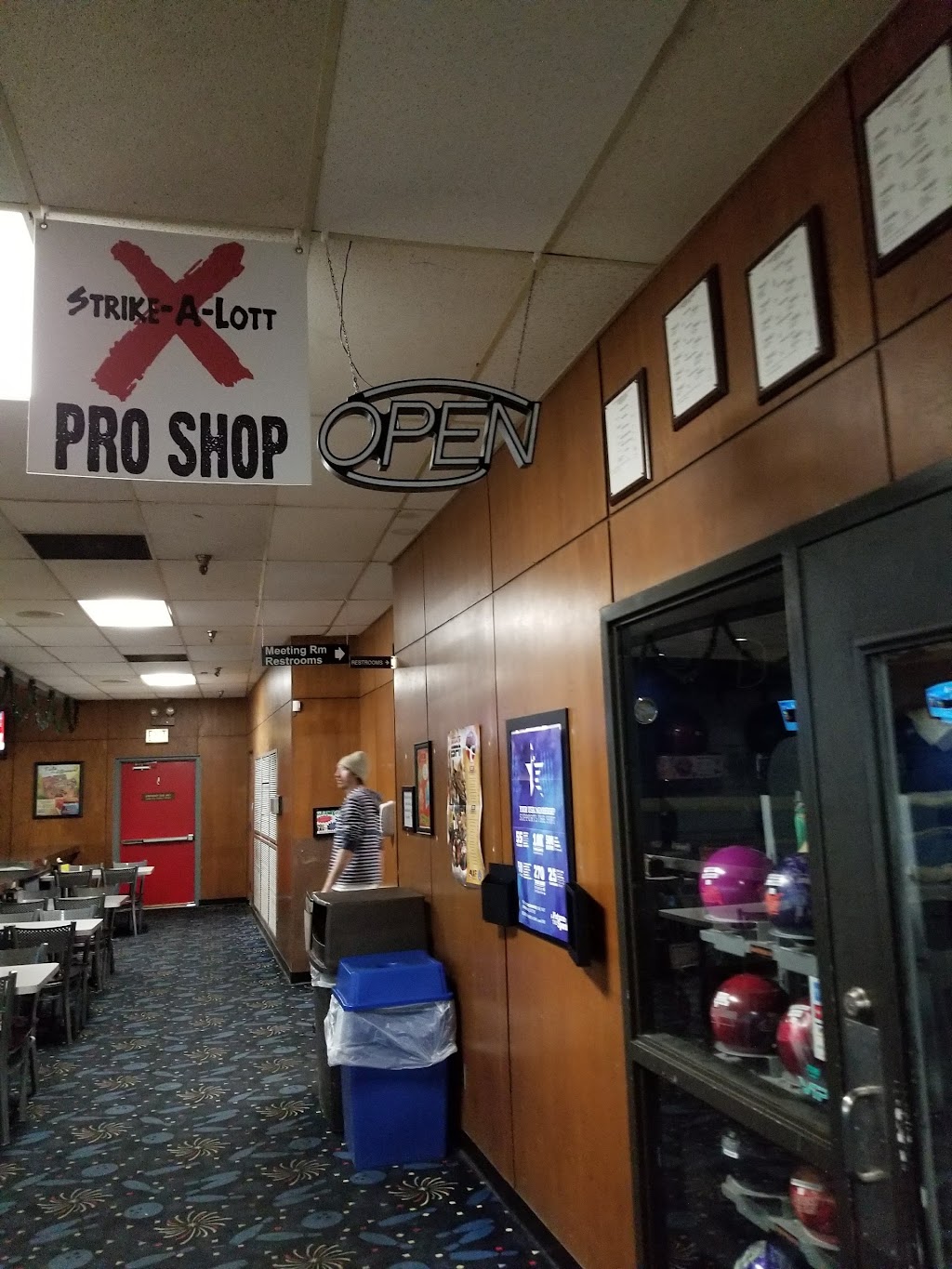 Strike-a-lott Pro Shop | 2701 W William Cannon Dr, Austin, TX 78745 | Phone: (512) 458-1215