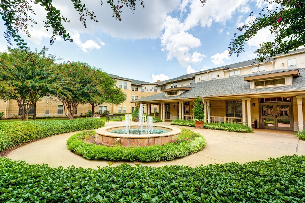 Town Village Crossing | 1250 W Pioneer Pkwy, Arlington, TX 76013, USA | Phone: (817) 226-0500