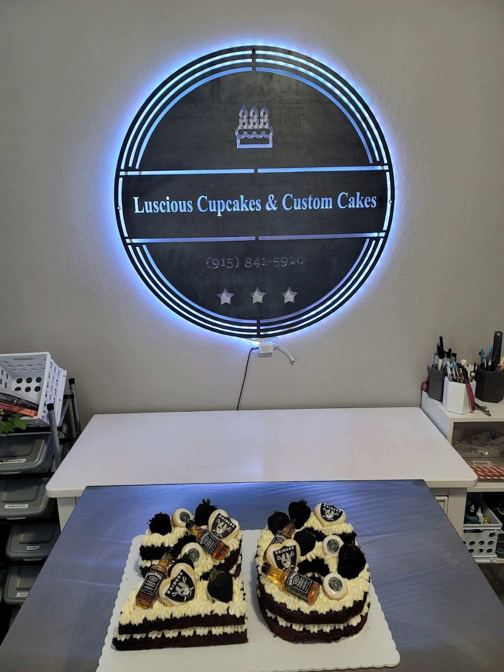 Luscious Cupcakes and Custom Cakes | 237 Epsom Dr, El Paso, TX 79928, USA | Phone: (915) 525-5998