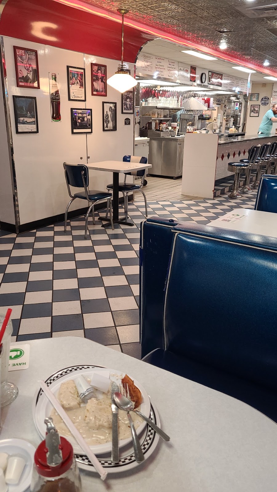 Pennys Diner | 128 N Willow Rd, Missouri Valley, IA 51555, USA | Phone: (712) 642-3000