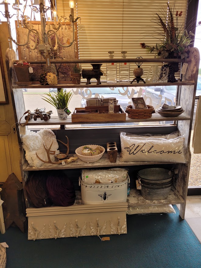 Katies Korner Antiques | 6625 19th St #101, Lubbock, TX 79407, USA | Phone: (806) 793-7847