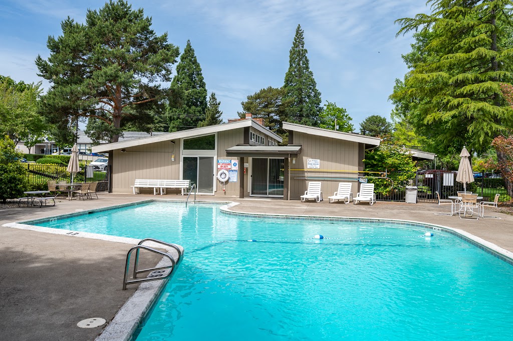 Audubon Square Apartments | 7580 SW Scholls Ferry Rd, Beaverton, OR 97008, USA | Phone: (503) 646-1701