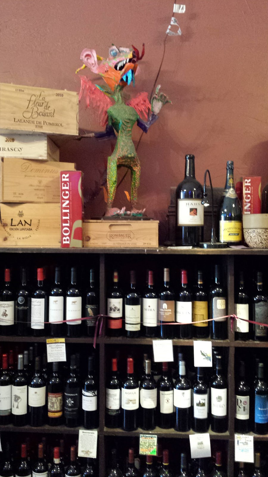 Vine & Barrel Wines & Wine, Draft, and Tapas Bar | 122A Kentucky St, Petaluma, CA 94952, USA | Phone: (707) 765-1112