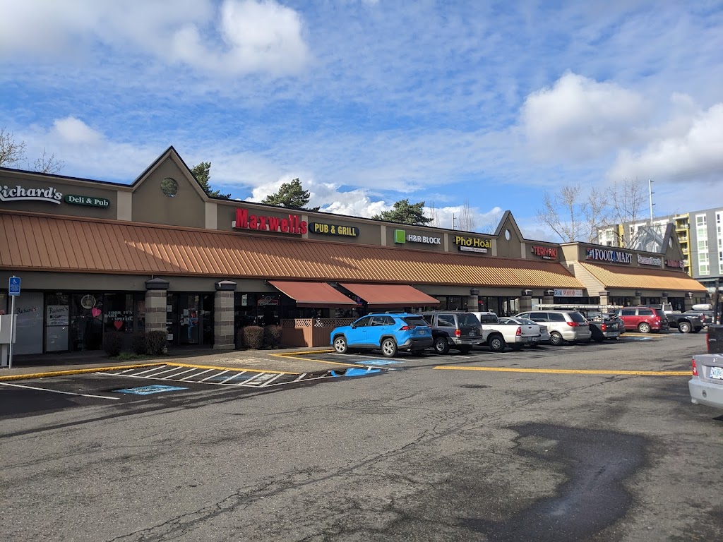 Maxwells Pub & Grill | 737 SW 185th Ave, Beaverton, OR 97006, USA | Phone: (503) 649-4688