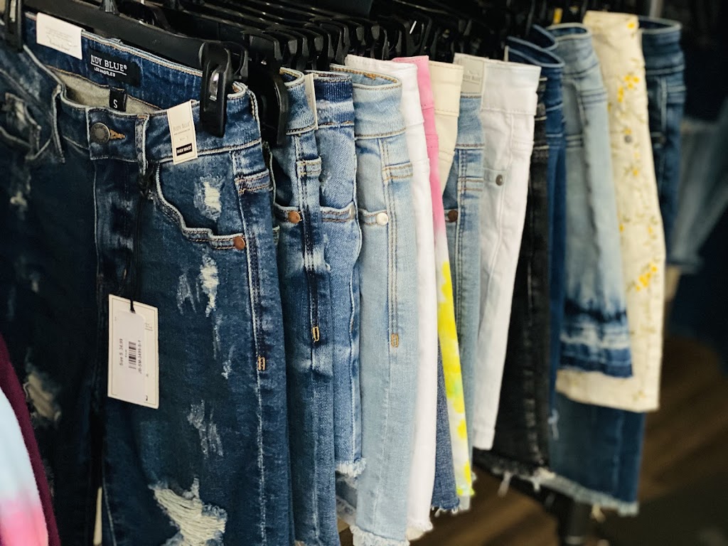 Forever Kindred Boutique | 297 Evans City Rd, Butler, PA 16001, USA | Phone: (724) 256-5603