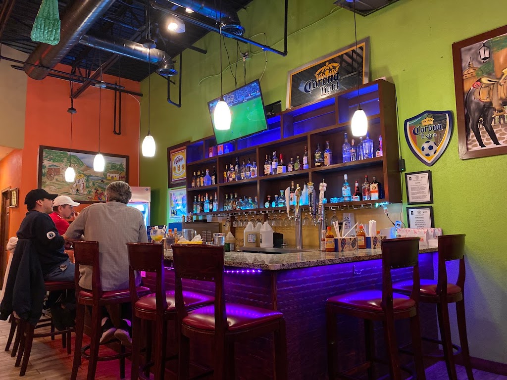Solecito Lindo Mexican Bar & Grill | 4430 Wade Green Rd #200, Kennesaw, GA 30144, USA | Phone: (678) 909-3189