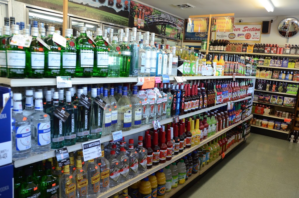 B & S Liquor | 696 S Grand Ave, 696 Grand Ave, Hartford, WI 53027, USA | Phone: (262) 673-5280