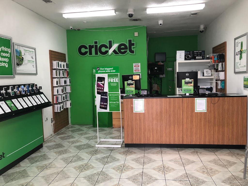 Cricket Wireless Authorized Retailer | 602 10th St Ste 105, Floresville, TX 78114, USA | Phone: (830) 321-0044