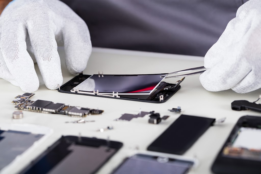 Cannon Valley Phone Repair | 203 3rd St W Suite 3, Northfield, MN 55057, USA | Phone: (507) 757-8911