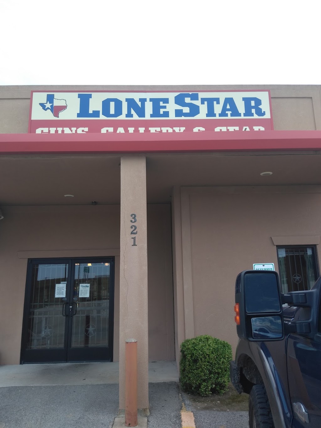 Lone Star Guns Gallery & Gear | 321 Interstate 20 Frontage Rd, Weatherford, TX 76087, USA | Phone: (817) 599-9275