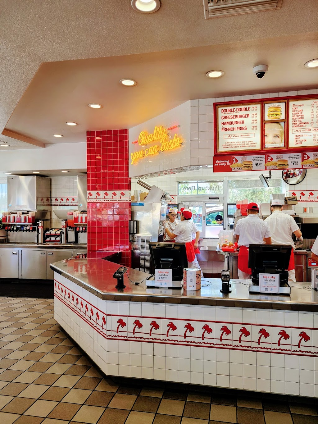 In-N-Out Burger | 5100 Stockdale Hwy, Bakersfield, CA 93309, USA | Phone: (800) 786-1000