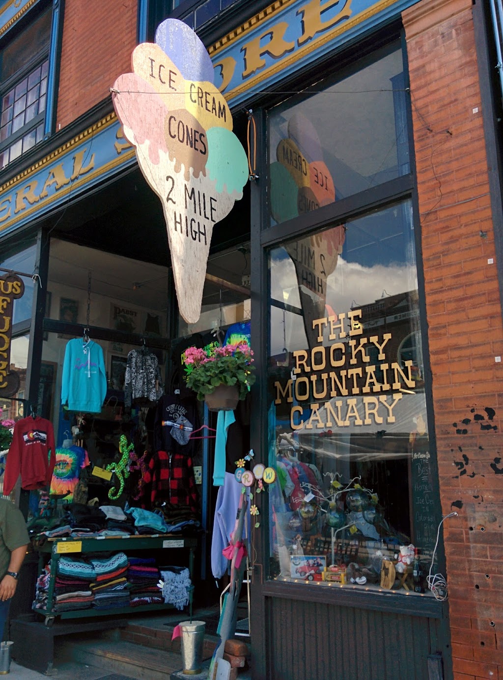 Rocky Mountain Canary Store | 246 E Bennett Ave, Cripple Creek, CO 80813, USA | Phone: (719) 689-2496