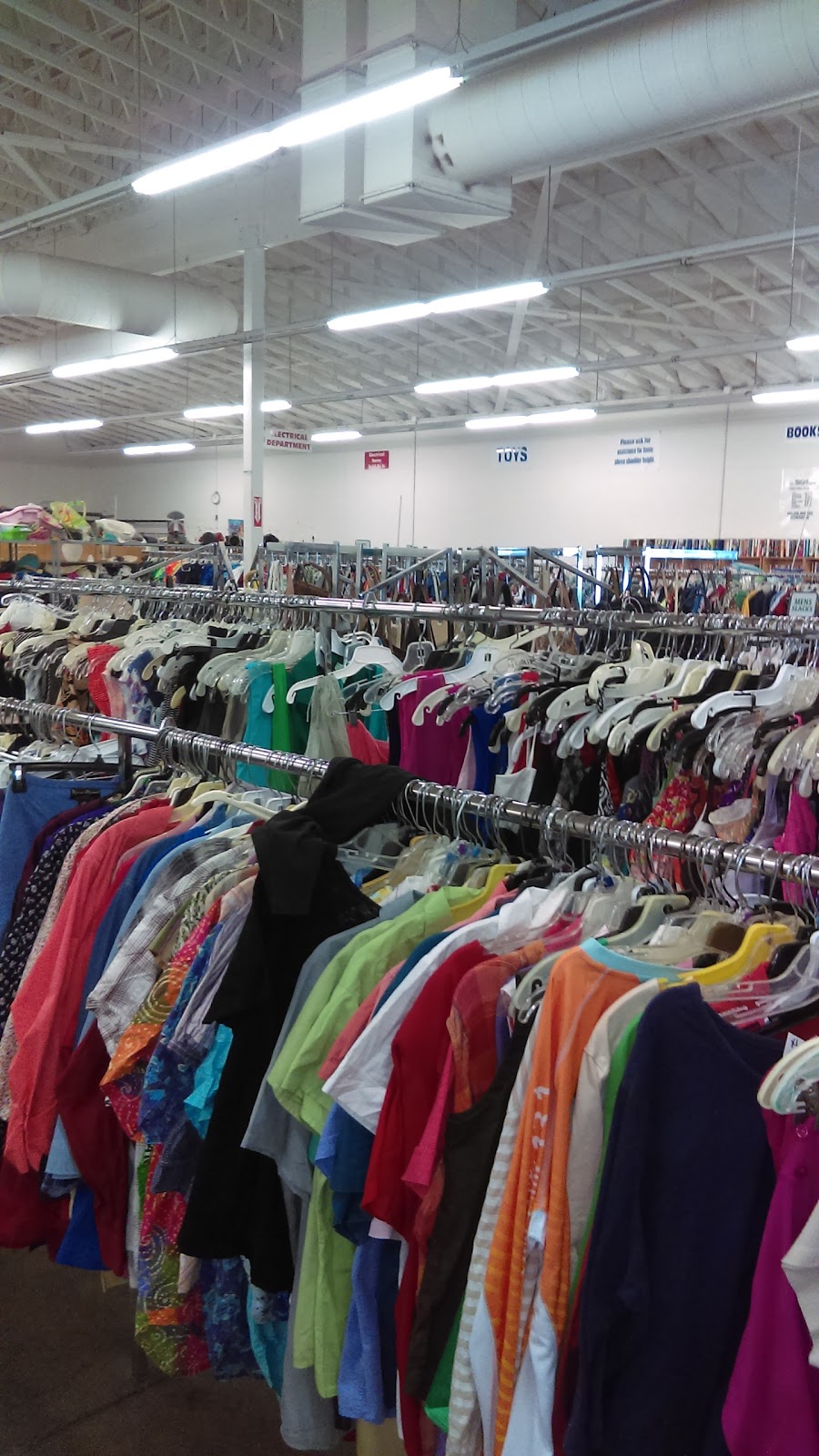 Thrift Center | Parkwood Village Shopping Center, 12889 CA-145 # 1, Madera, CA 93637, USA | Phone: (559) 395-4550