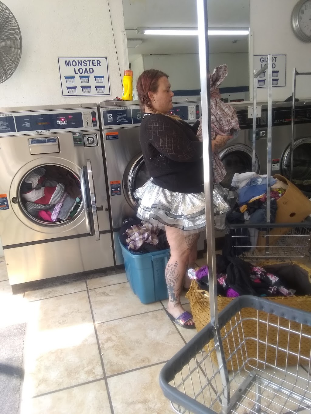 Best Wash Laundromat | 2426 E Broadway, Alton, IL 62002, USA | Phone: (866) 977-3077