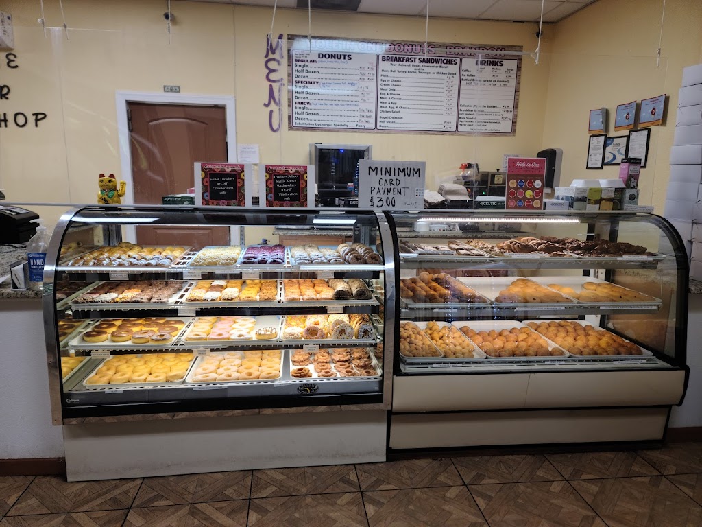 Hole In One Donuts | 923 Lithia Pinecrest Rd, Brandon, FL 33511, USA | Phone: (813) 409-3550