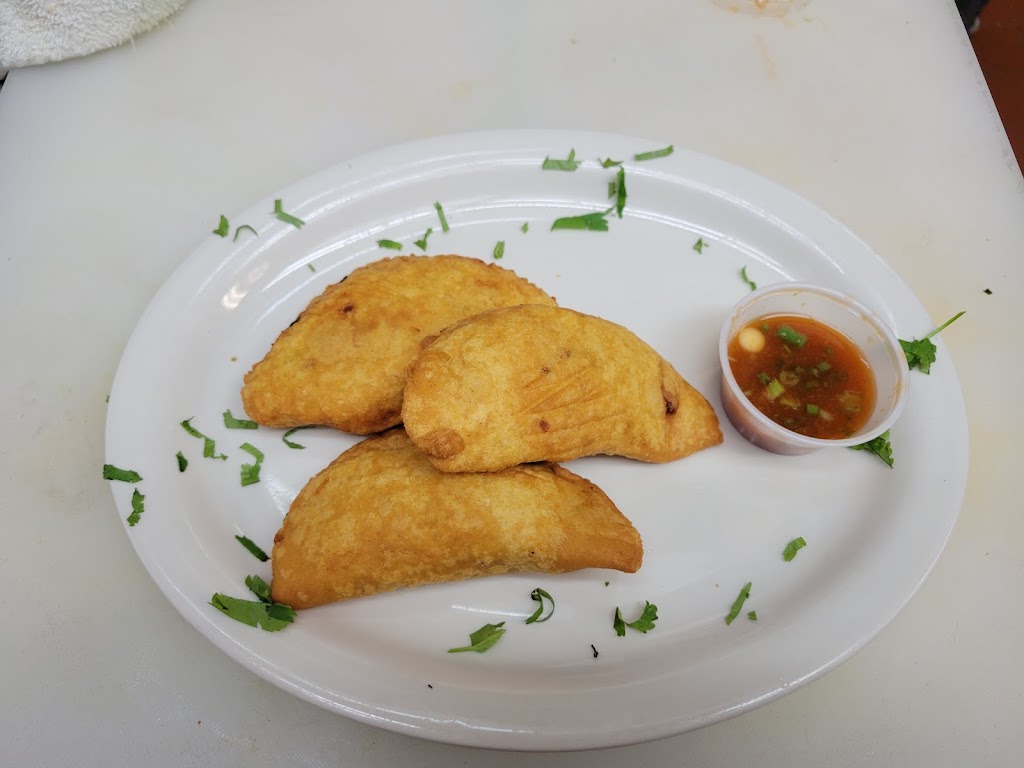 El Rey Salvadoreño restaurant | 192 N Highland Ave, Ossining, NY 10562, USA | Phone: (914) 373-2303