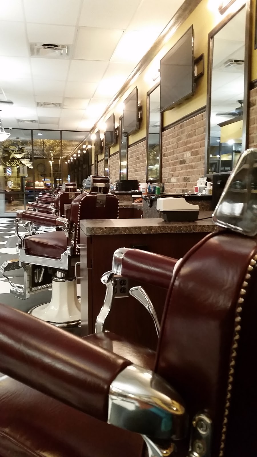 Lus Barber Shop Haircut & Shave - League City | 2800 Marina Bay Dr Suite L, League City, TX 77573, USA | Phone: (281) 549-6861