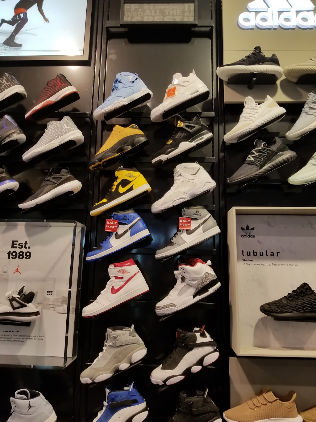 Foot Locker | 1074 Green Acres Mall Space 113, Valley Stream, NY 11581, USA | Phone: (516) 593-0906