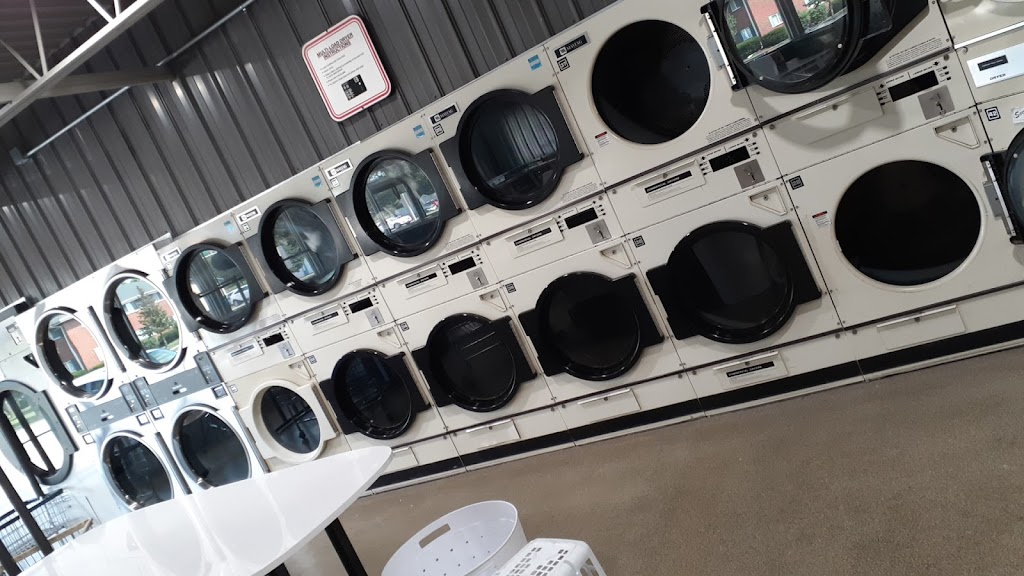 Grand Laundromat | 748 Grand Ave, Hartford, WI 53027, USA | Phone: (414) 305-0189