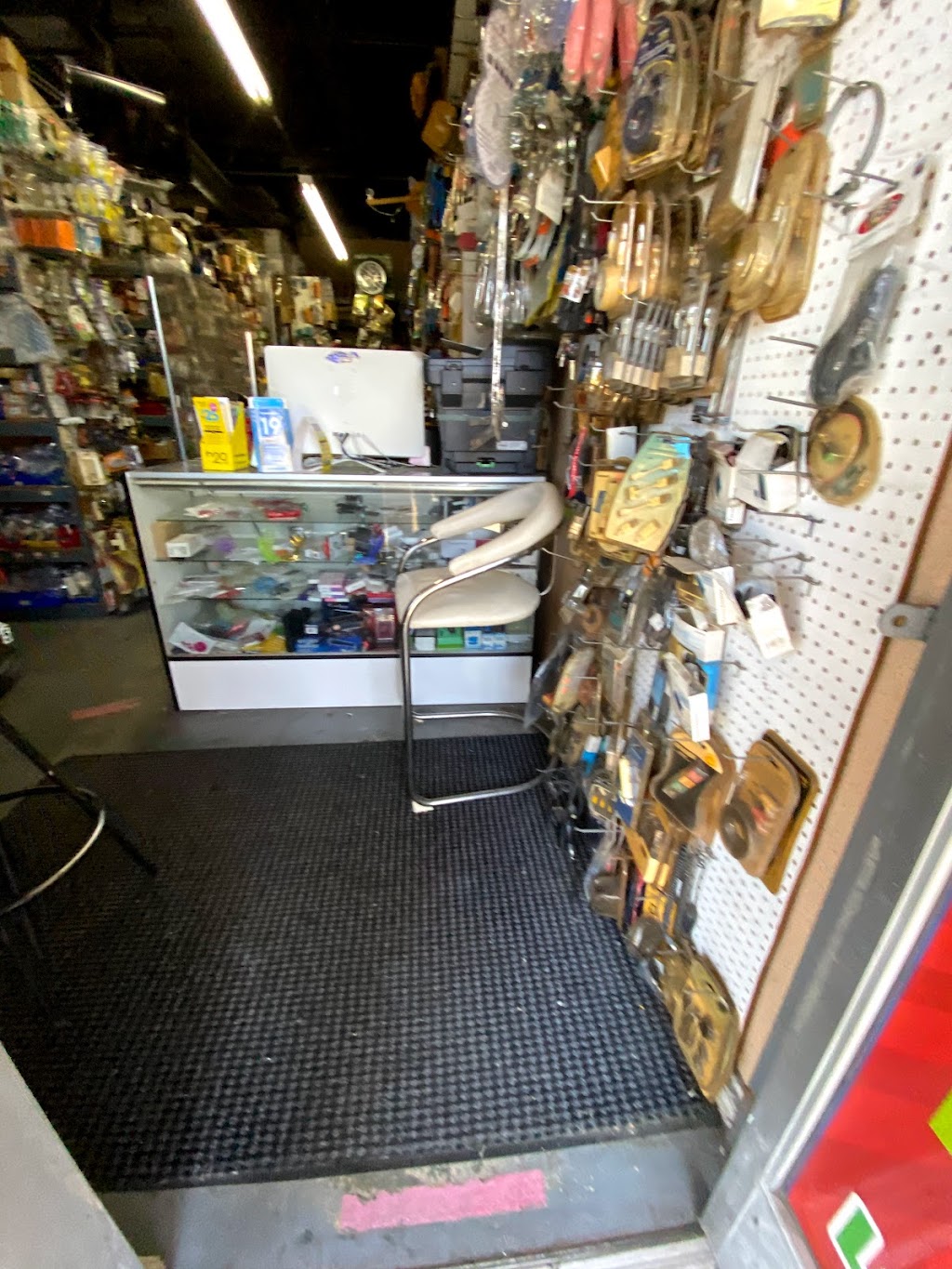 LA BUILDER HARDWARE | 3525 W 3rd St #7, Los Angeles, CA 90020, USA | Phone: (213) 427-0717