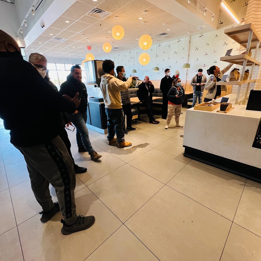 Chopt Creative Salad Co. | 1606 Marcus Ave, New Hyde Park, NY 11040, USA | Phone: (516) 519-8188