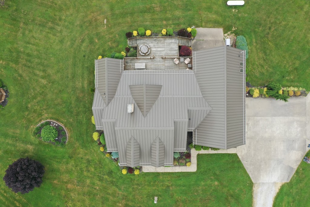 Top Notch Exteriors LLC | 305 Davis St, Shipshewana, IN 46565, USA | Phone: (574) 349-8140