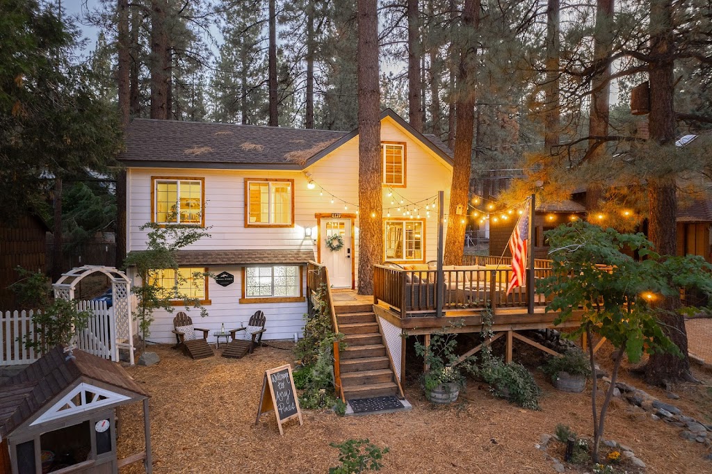 Aery Pines | 1177 Apple Ave, Wrightwood, CA 92397, USA | Phone: (760) 912-3130