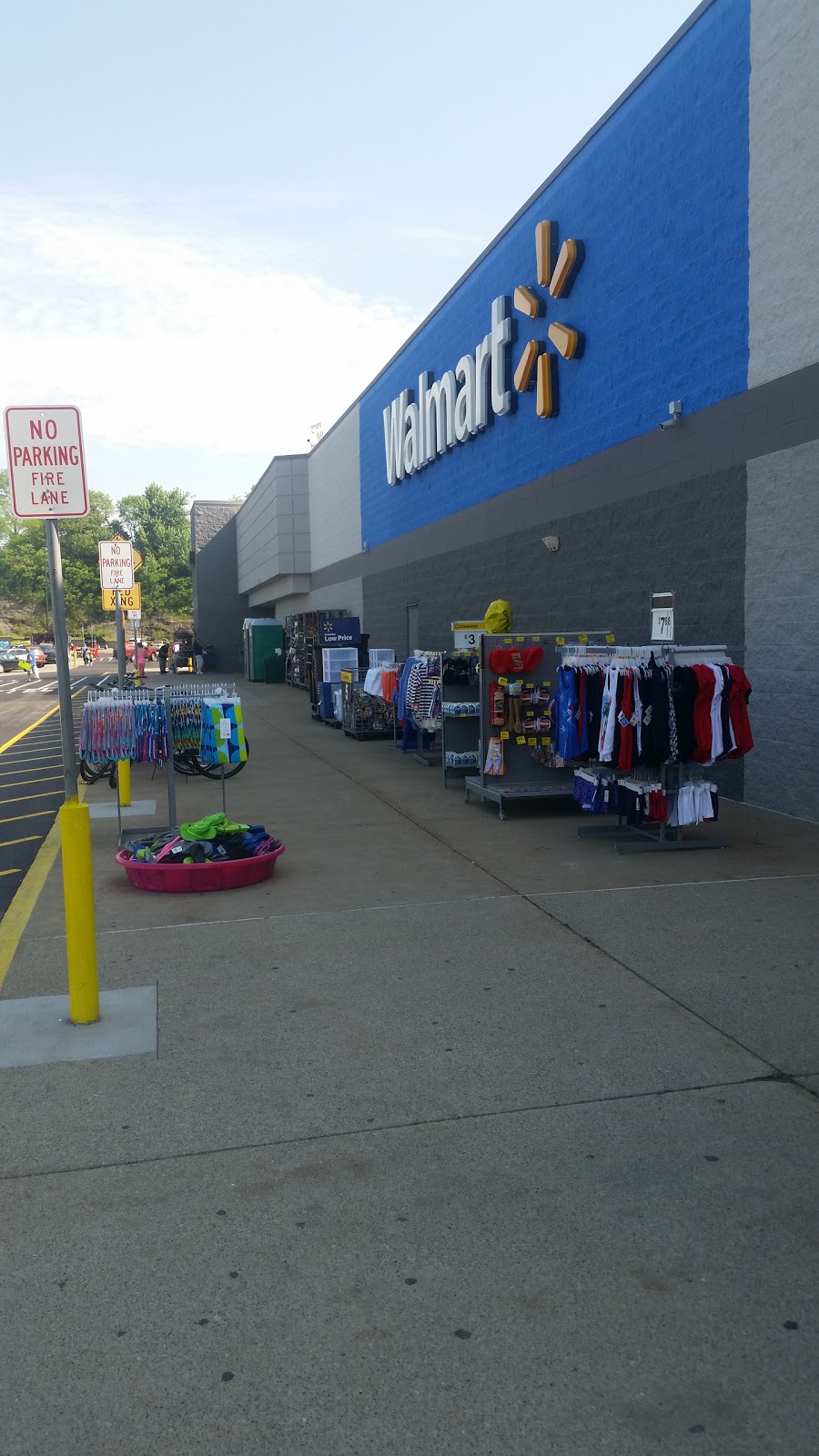 Walmart Supercenter | 16280 Dresden Ave, East Liverpool, OH 43920, USA | Phone: (330) 386-4002