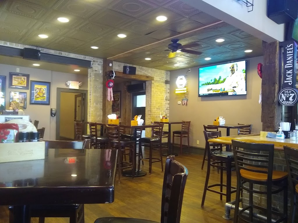 The Slinger House Pub & Grille | 100 W Washington St, Slinger, WI 53086, USA | Phone: (262) 644-8518