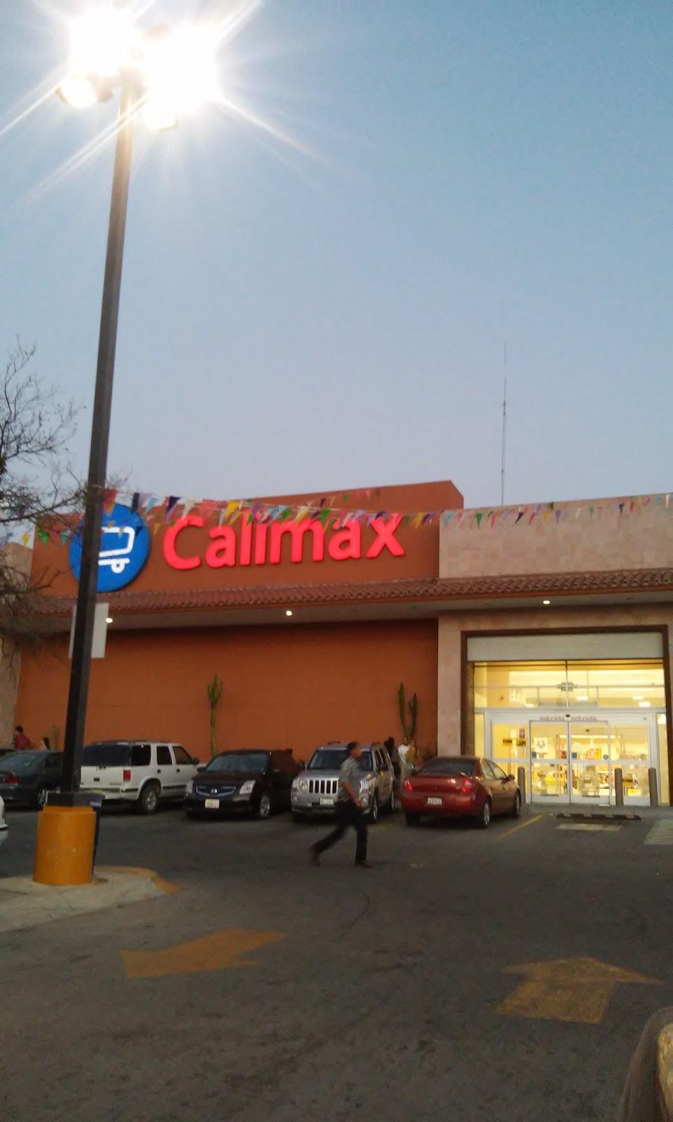 Calimax Los Olivos | Blvrd Universidad 801, Guajardo, 22401 Tecate, B.C., Mexico | Phone: 800 225 4629