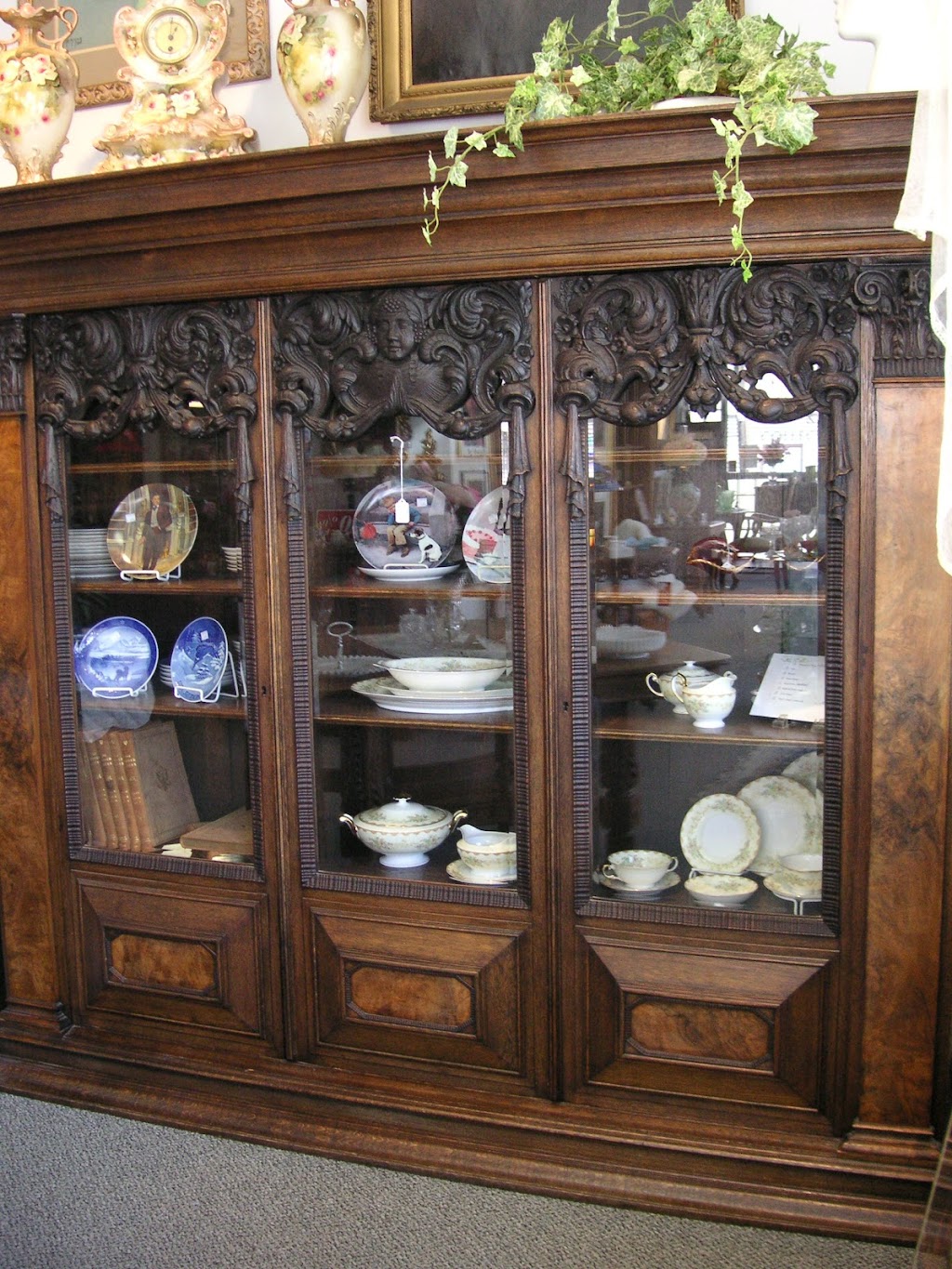 West St Paul Antiques | 880 Smith Ave S, St Paul, MN 55118, USA | Phone: (651) 451-0398