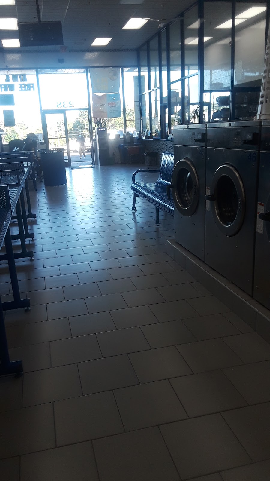 Rockland Laundry World | 238 N Main St, Spring Valley, NY 10977, USA | Phone: (845) 371-2400