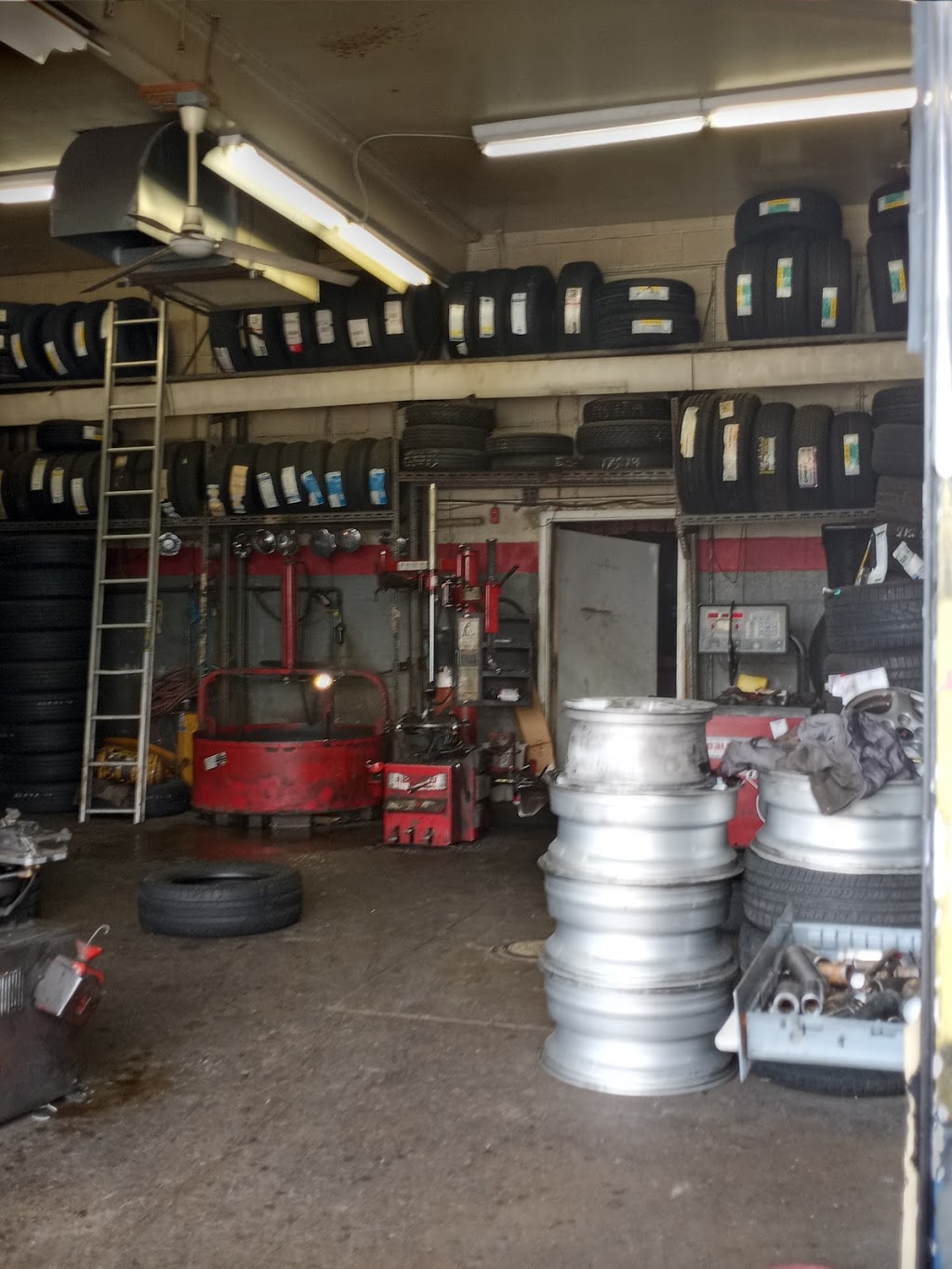 Havens II New & Used Tires | Baltimore, MD 21205, USA | Phone: (410) 325-2745