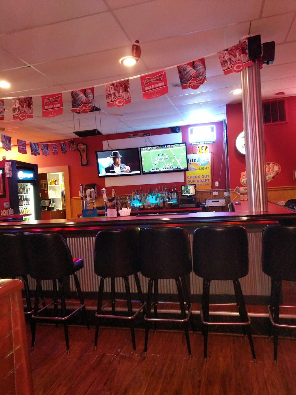 Red Zone Bar and Grill | 762 W Main St, Blanchester, OH 45107, USA | Phone: (937) 783-9663