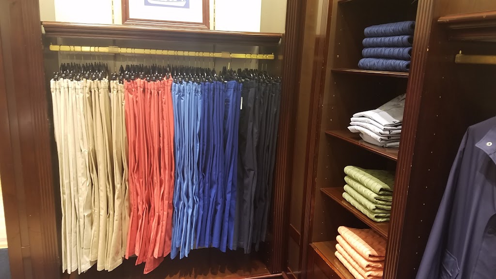 Brooks Brothers | 2128 Northern Blvd, Manhasset, NY 11030, USA | Phone: (516) 365-3502