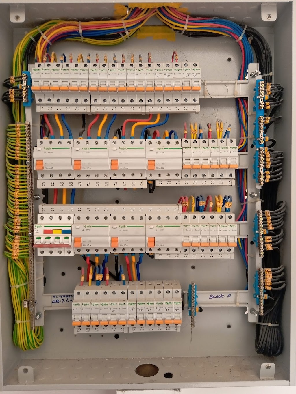 Danco Electrical Contractors Inc | 890 Park Ave, Youngsville, NC 27596, USA | Phone: (919) 562-3191