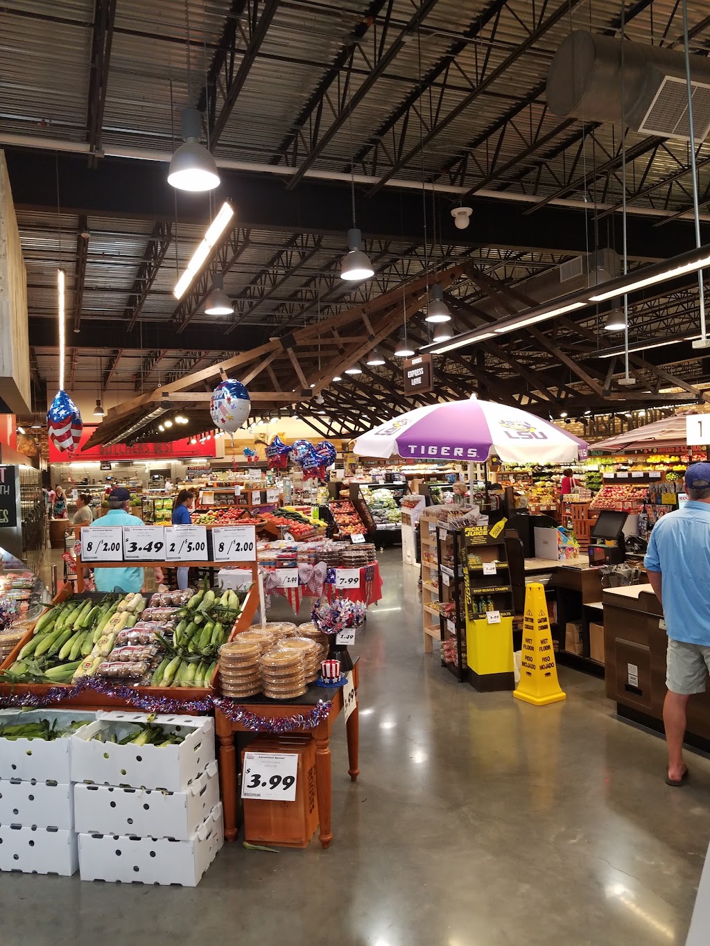 Rouses Market | 14630 Village Market St, Baton Rouge, LA 70817, USA | Phone: (225) 448-0050