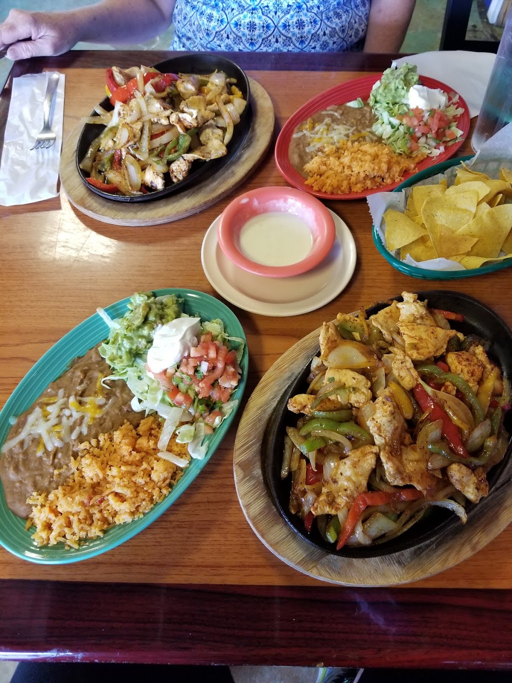 La Hacienda Restaurant Bar & Grill | 82371 LA-25, Folsom, LA 70437, USA | Phone: (985) 260-5009