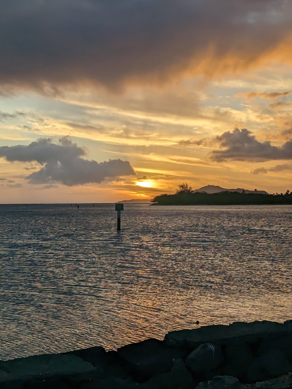 Maunalua Bay Beach Park | Honolulu, HI 96825, USA | Phone: (808) 768-3003