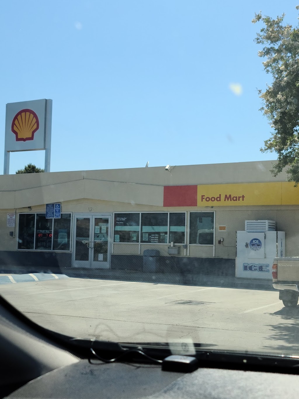 Shell | 3725 N Tracy Blvd, Tracy, CA 95304, USA | Phone: (209) 835-7608