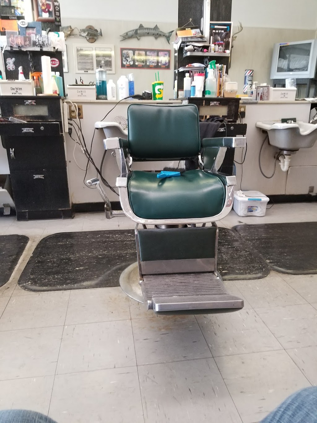 Hamilton Plaza Barbershop | 2432 Dixie Hwy, Hamilton, OH 45015, USA | Phone: (513) 863-6913