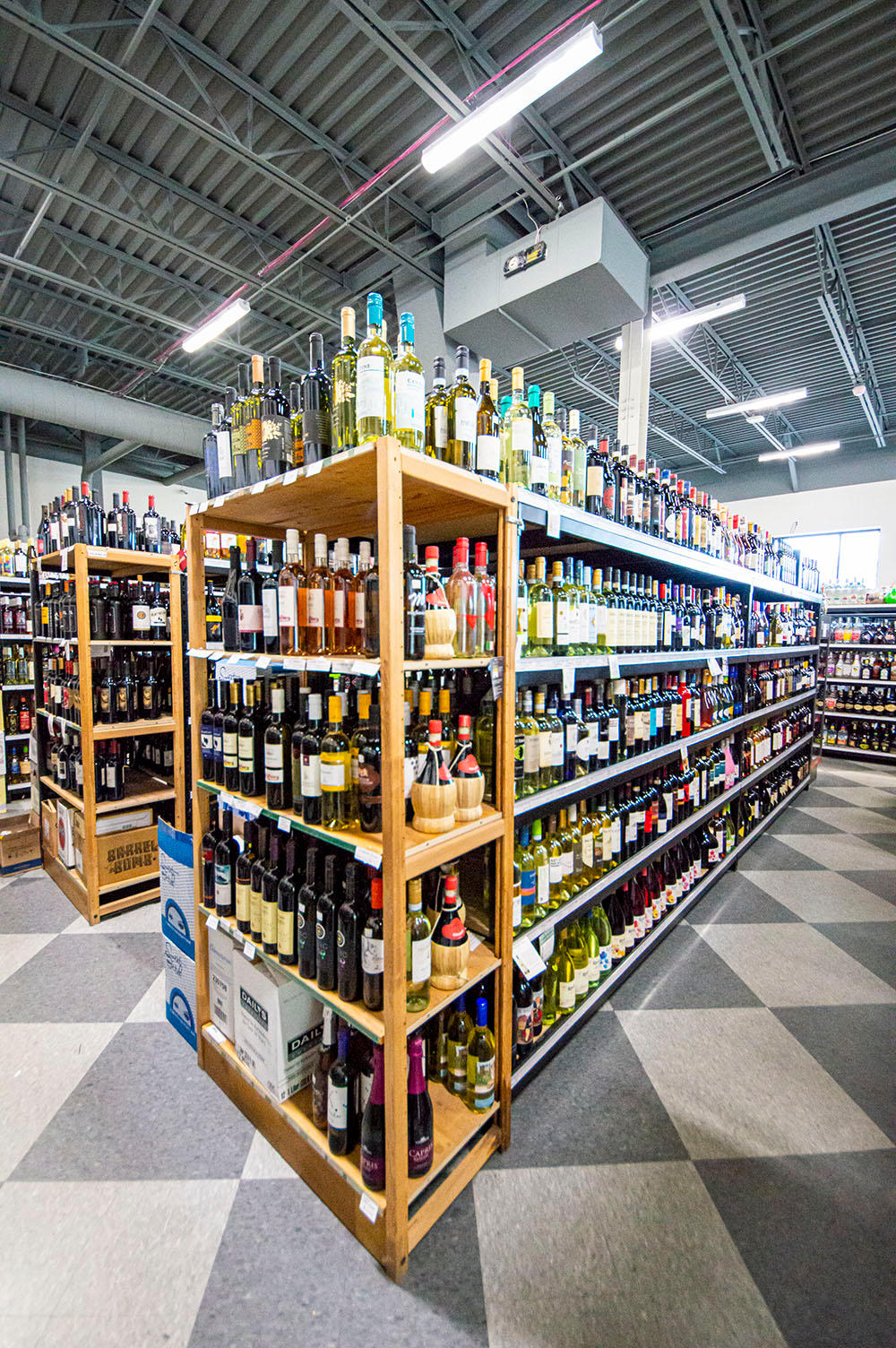 Shoregate Beverage & Liquor | 30498 Lakeshore Blvd, Willowick, OH 44095 | Phone: (440) 944-2466