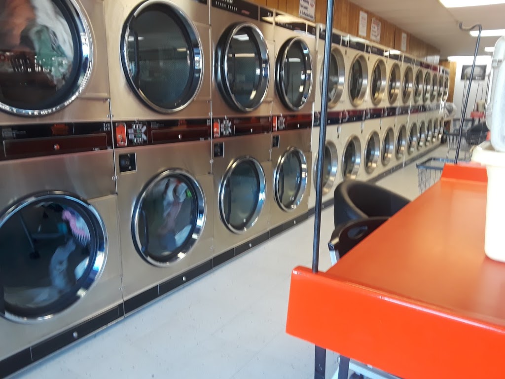 Suds Out Laundromat | 1555 S Kipling Pkwy F, Lakewood, CO 80232, USA | Phone: (303) 986-1672