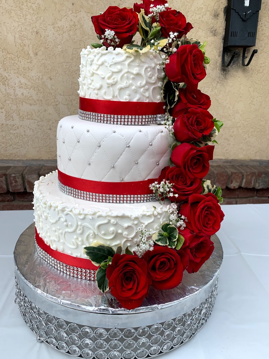 Elegant Cakes By Lida | 2513 Peppermint Dr, Modesto, CA 95355 | Phone: (209) 521-3270